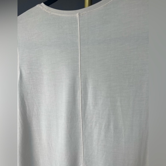 Lululemon - Picture 2 of 15